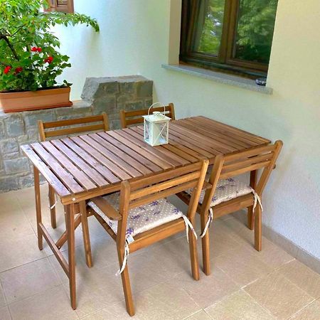 Holiday Home Deni Roc Экстерьер фото