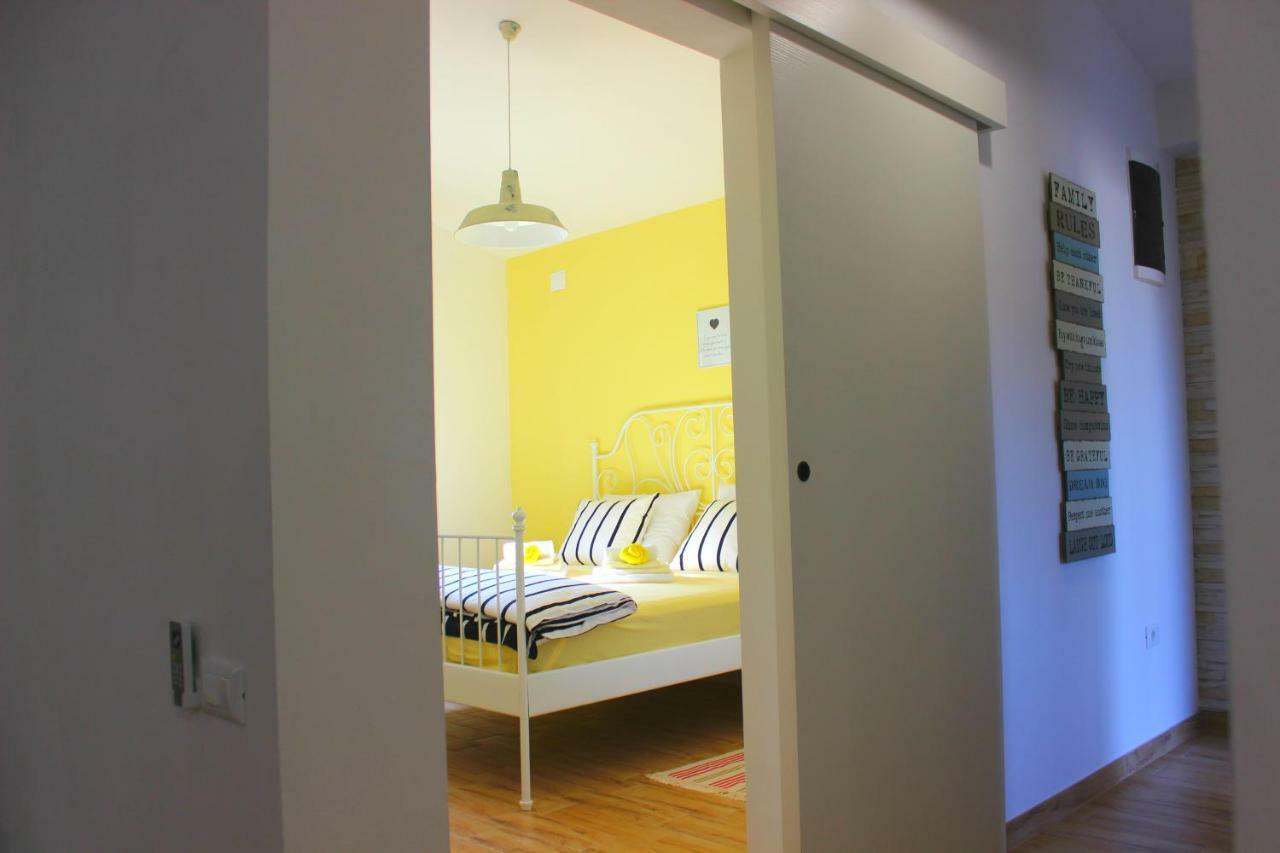 Holiday Home Deni Roc Экстерьер фото