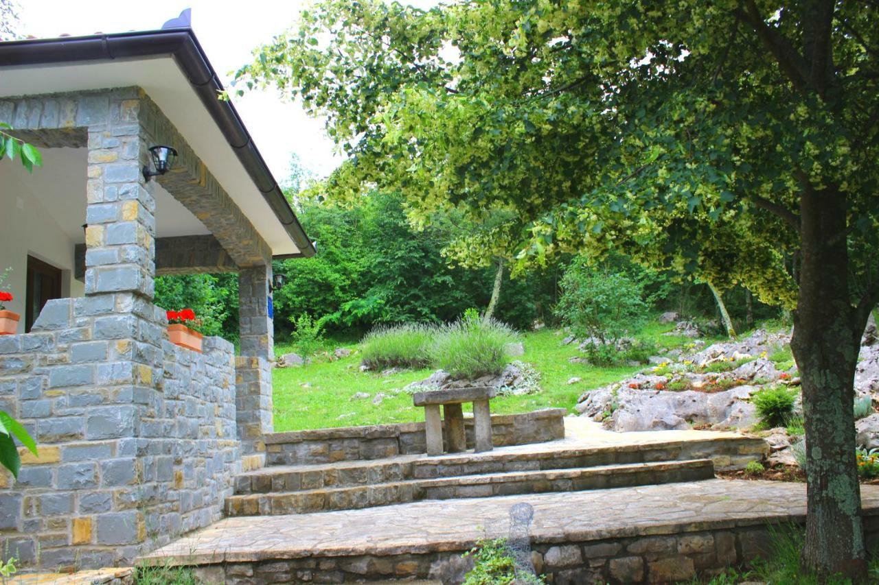 Holiday Home Deni Roc Экстерьер фото