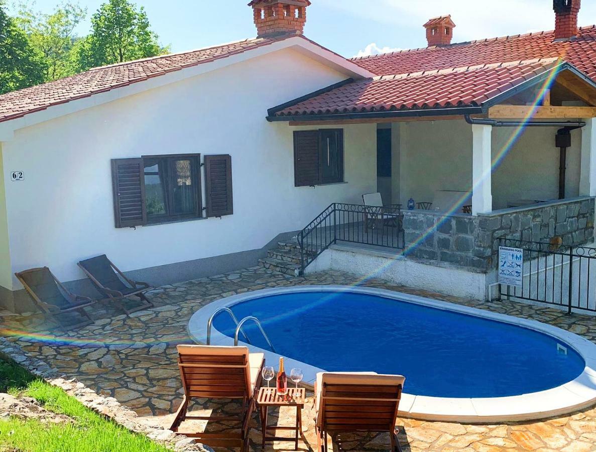 Holiday Home Deni Roc Экстерьер фото
